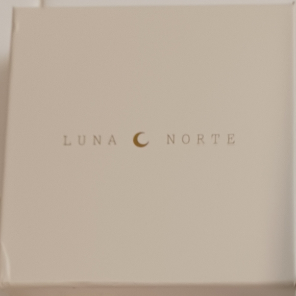 LUNA NORTE NATURAL AMETHYST GEMSTONES W/ TASSELS ADJUSTABLE STRING BRACELET - Picture 10 of 10